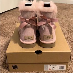 AUTHENTIC Short Bailey Bow II Ugg Boots